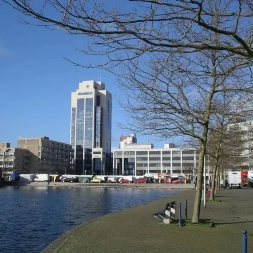 Kantoren aan het water in het centrum van Zoetermeer